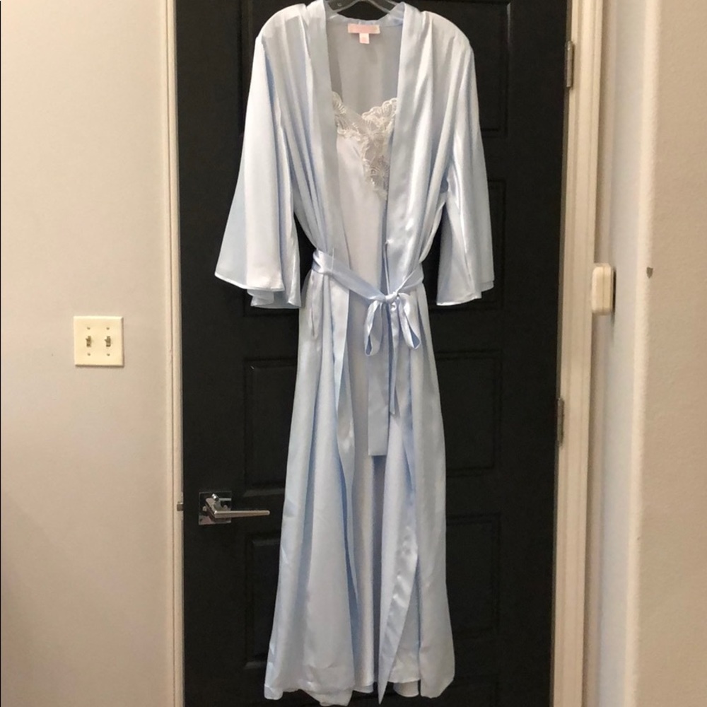 Oscar de la Renta camisole/robe set